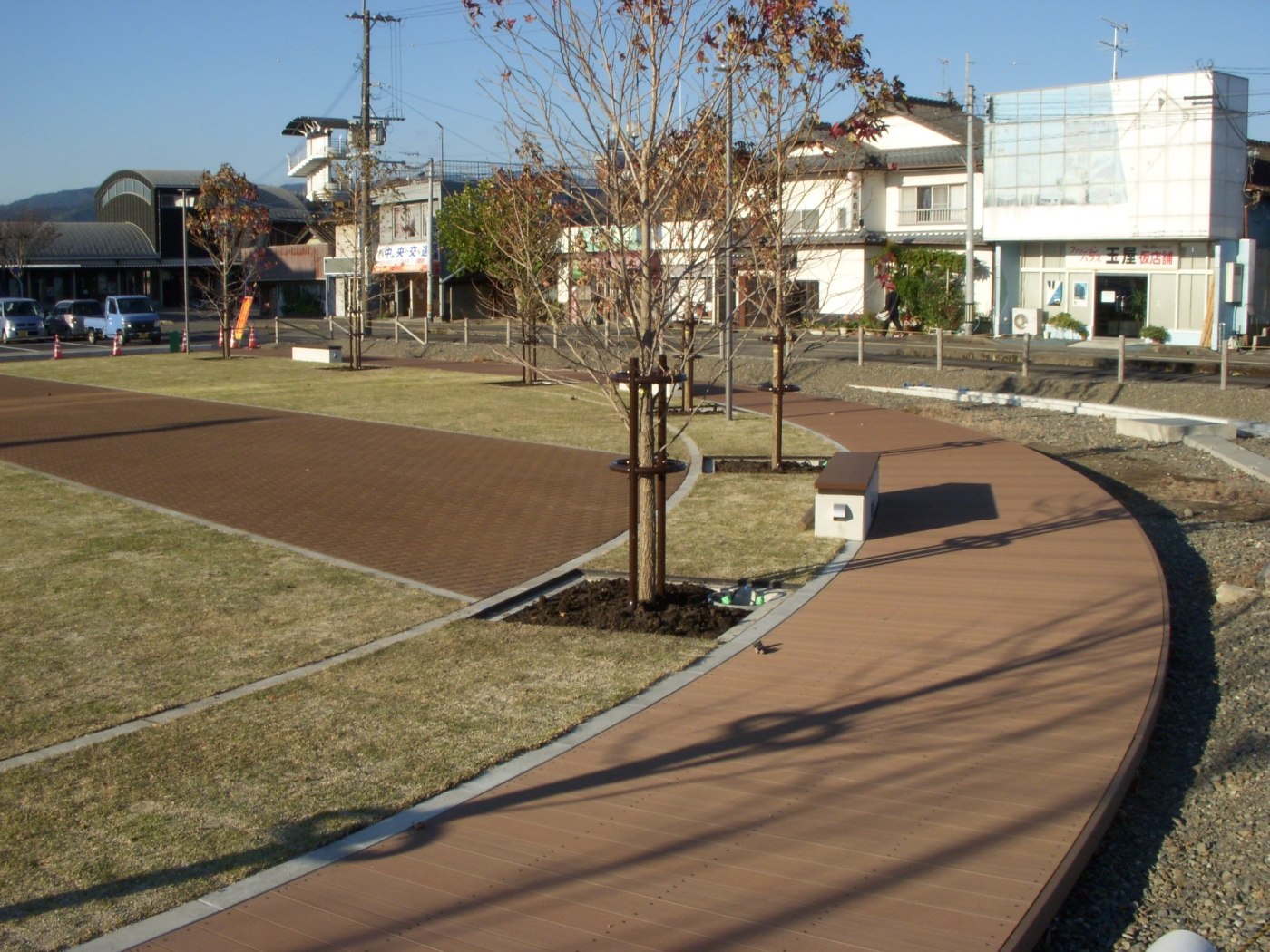 あさぎり駅前中央広場